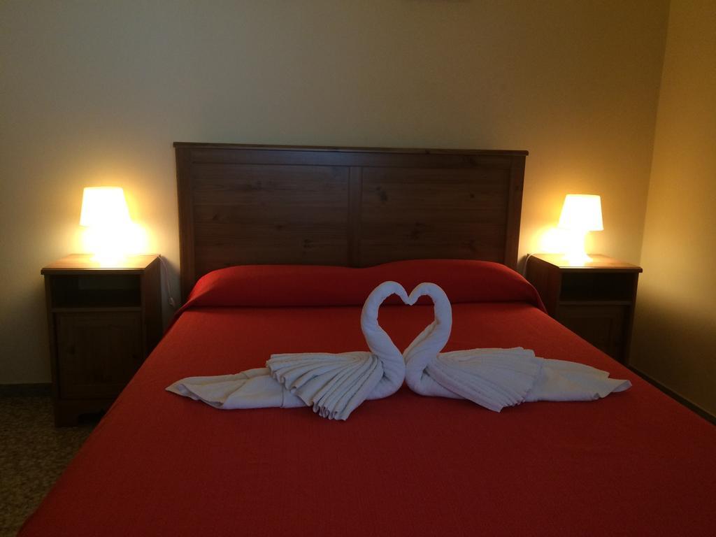 Apartamentos Dominguez Calera Ruang foto