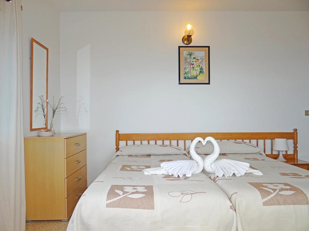 Apartamentos Dominguez Calera Bagian luar foto