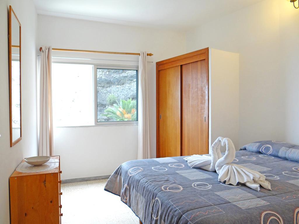 Apartamentos Dominguez Calera Bagian luar foto