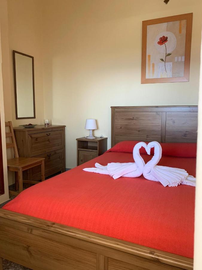 Apartamentos Dominguez Calera Bagian luar foto